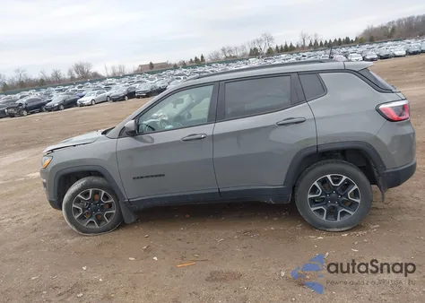 2019 Jeep Compass Upland Edition 4X4 z USA, uszkodzony, nr VIN 3C4NJDAB3KT723860